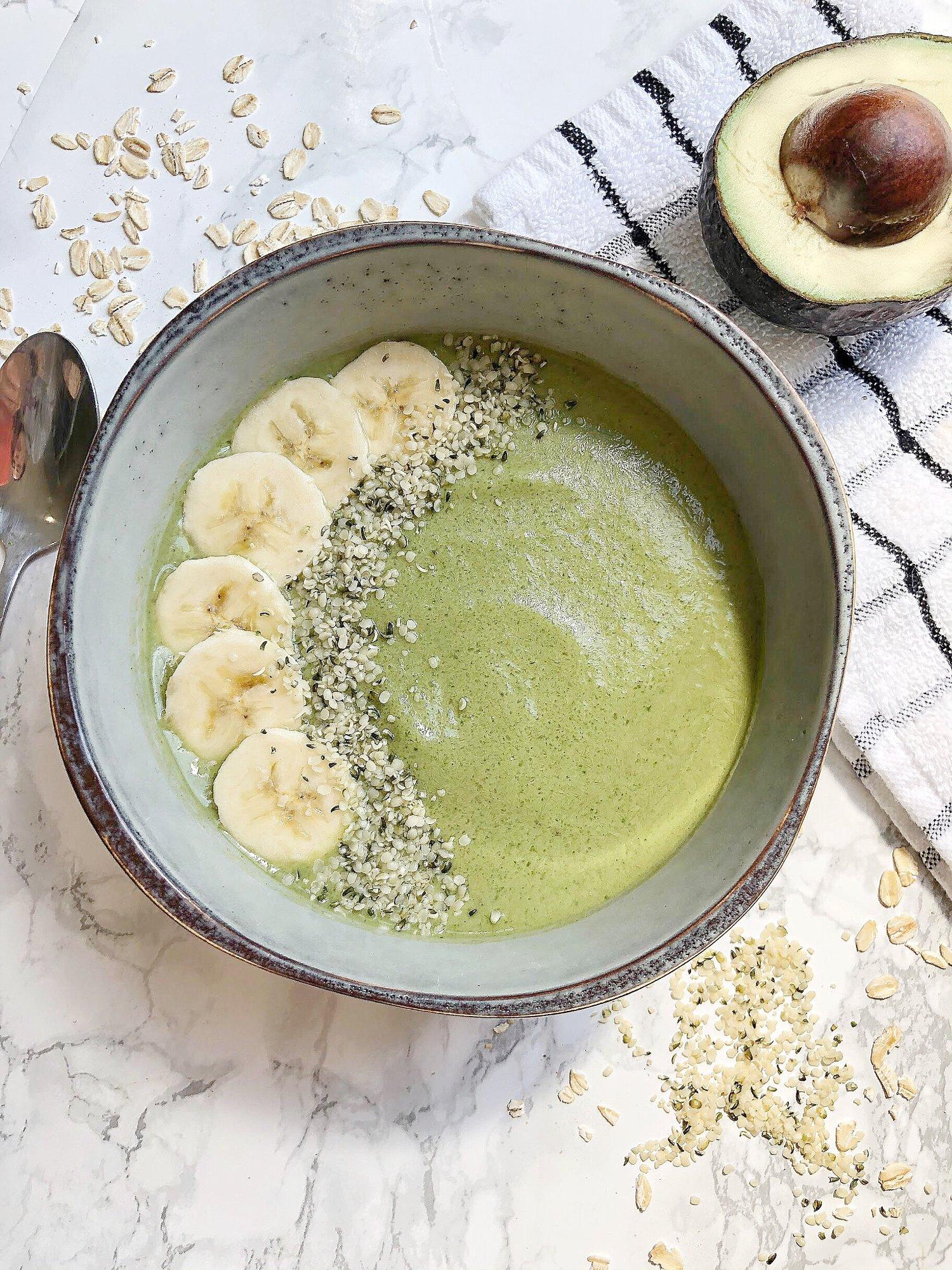 Wake Up Happy With This Creamy Avocado Smoothie