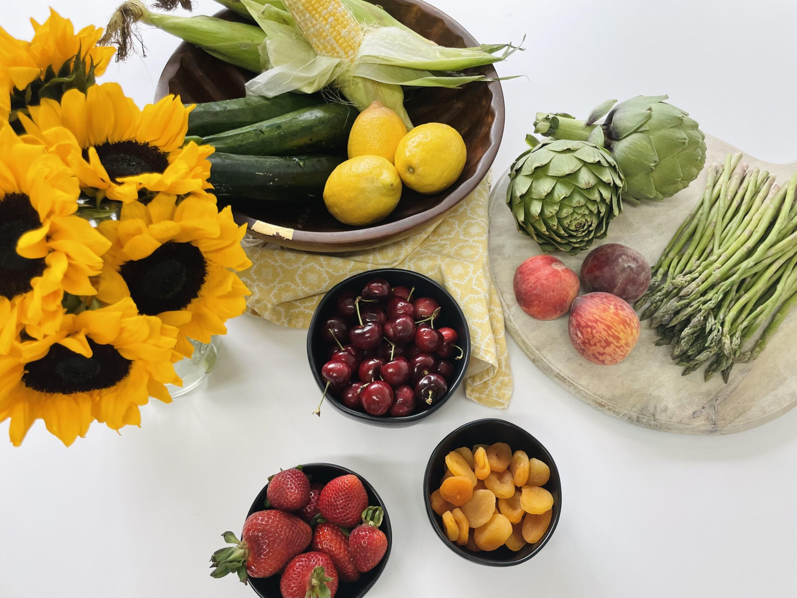 What’s in Season? A Summer Produce Guide + Summer Smoothie Recipe